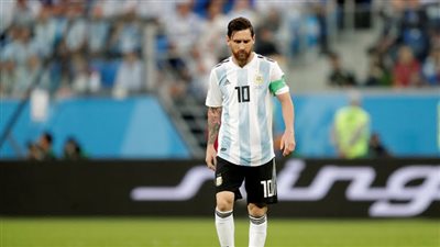 ميسي يتحرر من الضغوط بعد التأهل لـ