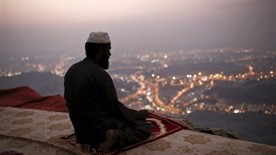 هل يجوز قول: سمع الله لمن أحبه.. ربنا ولك الحب؟