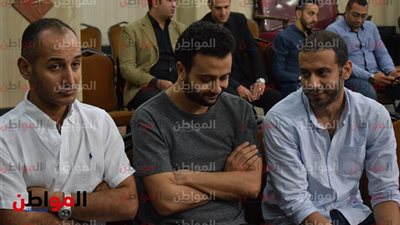 صور| الفنان محمد فراج يصل عزاء والد محمد فهيم 