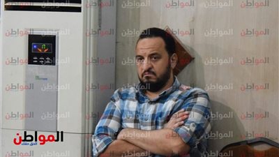 صور| وصول الفنان هشام إسماعيل لعزاء والد محمد فهيم