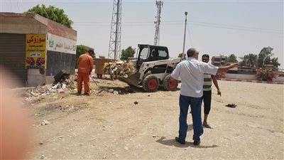 رفع 20 طن مخلفات صلبة وقمامة بمركز ومدينة دار السلام بسوهاج