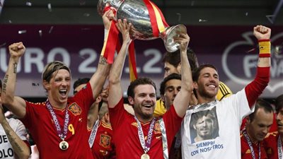 راموس يحتفل بذكري الفوز باليورو