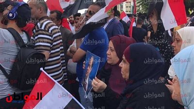 صور وفيديو .. الجالية المصرية في لبنان تحتفل بذكرى ثورة 30 يونيو