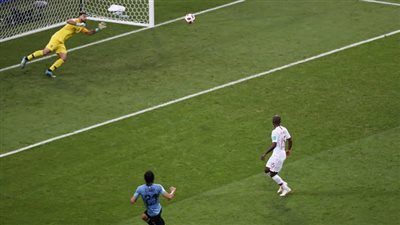 كافاني يكرر إنجاز سواريز في مونديال 2014