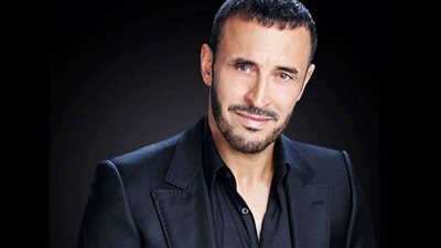 القيصر يحتفل بمرور 15 عامًا على ألبوم 