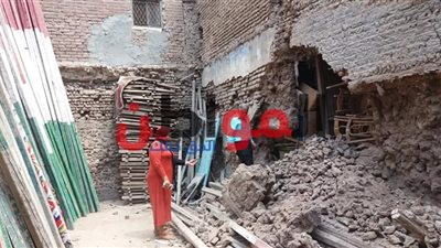 صور| انهيار جزئى فى منزل قديم دون وجود إصابات بـ الغربية