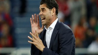  مدرب إسبانيا: من الصعب أن تلعب ضد فريق يدافع بـ11 لاعبًا