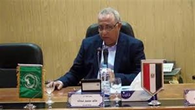 محافظ الشرقية يؤكد على إحكام الرقابة على محطات الوقود والمخابز البلدية