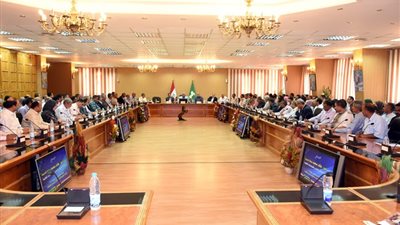 محافظ الشرقية يعقد إجتماعاً لتحديد سعر تعريفة ركوب 