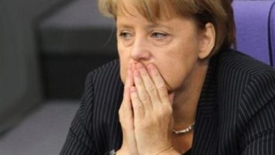 سياسة ميركل مع الهجرة توقع بها في بئر الخطر