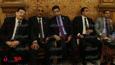 صور| هيثم الحريري وإيهاب منصور يؤديان واجب العزاء في والد النائب محمد فؤاد