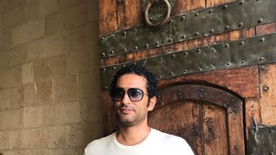 صور| عمرو سعد يشارك الجمهور رحلة لبنان 