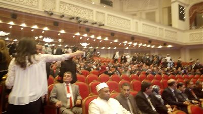 صور.. بدأ التوافد لحضور مؤتمر 
