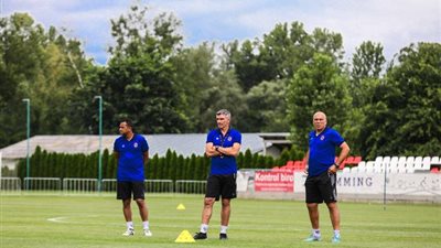 محمد يوسف يعاين ملعب تدريبات الأهلي