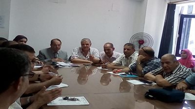 صور.. وكيل صحة المنوفية يجتمع بمديرى المستشفيات العامة والمركزية لبحث الارتقاء بـ