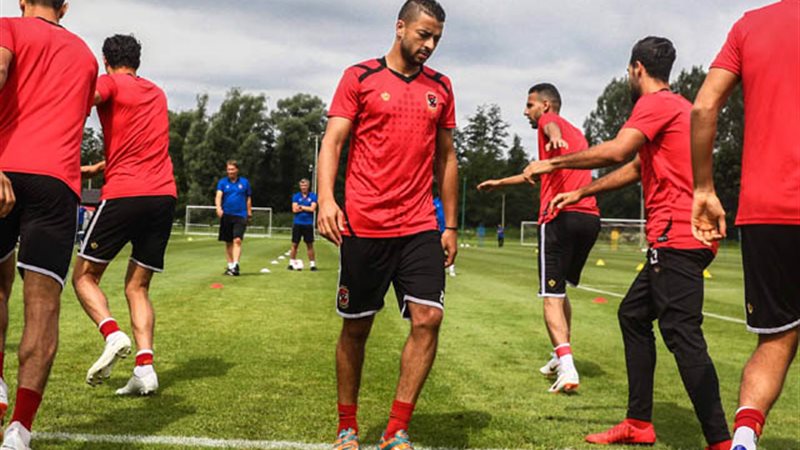 باسم علي لاعب الأهلي
