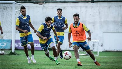 تدريبات فنيه وتكتيكيه في المران المسائي لـ