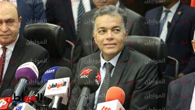 اجتماع وزارتي النقل والإسكان لتسليم كراسات شروط مشروعي القطار السريع و