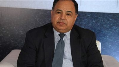 وزير المالية يتفقد مركز كبار الممولين بمدينة نصر