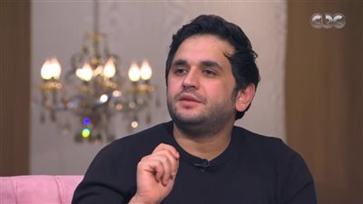 مصطفي خاطر ينشر صورة جديدة مع كلبه