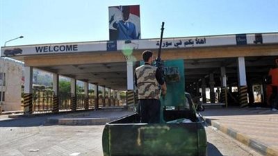 عاجل| الجيش السوري يستعيد السيطرة على معبر نصيب على الحدود مع الأردن 