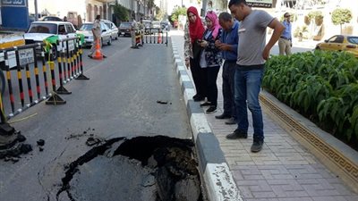  صور| إصلاح هبوط أرضى بـ