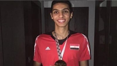 سيف عيسى يتوج بـ