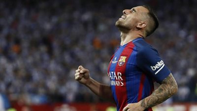 ألكاسير يقرر البقاء مع برشلونة .. والرحيل في يد فالفيردي