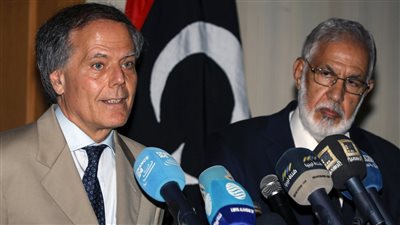ليبيا وإيطاليا يعيدان العمل بمعاهدة الصداقة لمواجهة مشكلة المهاجرين