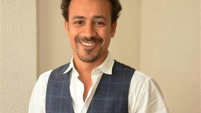 الفنان أحمد دواد ينشر صورة لعائلته: ربنا يخليكم 