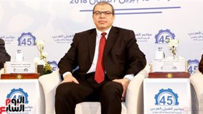 القوى العاملة تتلقى طلبات التدريب في 