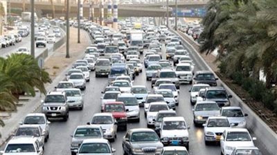 توقف حركة المرور أعلى محور صفط اللبن