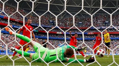 فيديو.. بيكفورد يواصل التألق أمام منتخب السويد