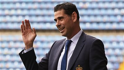 فرناندو هييرو يستقيل من تدريب المنتخب الإسباني