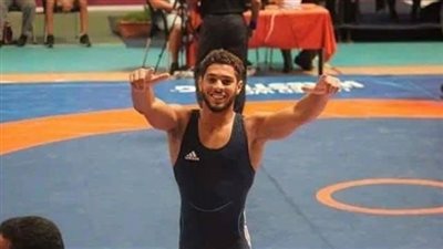 صاحب فضية المصارعة بـ