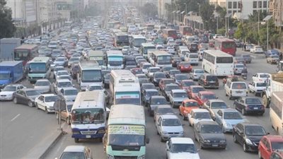 كثافة مرورية عالية أعلى طريق السويس الصحراوي.. تعرف على السبب