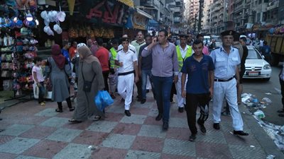 صور.. حي المنتزه أول يشن حملة مكبرة لإزالة إشغالات الطرق