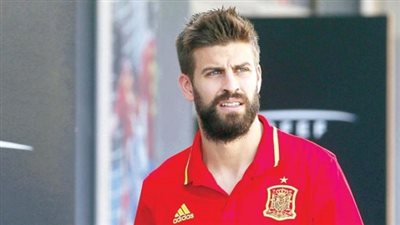 مولينا: أتمني ألا يتعزل بيكيه دوليًا