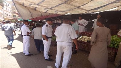صور.. حملاتها تمشيطية لرفع الإشغالات وإزالة التند المخالفة  بـ