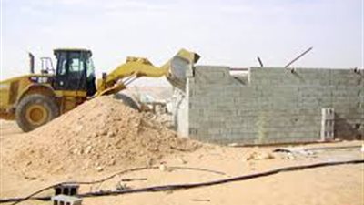 أبناء عمومه يستولون على قطعة أرض موروثة لأقاربهم 