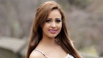 رنا سماحة تنشر صورة لها برفقة الشاعر بهاء الدين محمد 