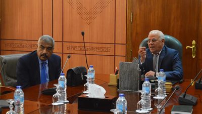 محافظ بورسعيد يستقبل هشام طلعت مصطفي لبحث فرص الاستثمار