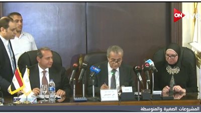 فيديو.. توقيع  3 إتفاقيات  للبحث عن  البترول والغاز  بشمال سيناء وخليج  السويس