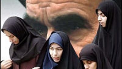 إيران تستغل الحجاب لـ