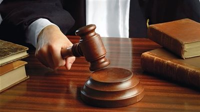 إحالة أوراق عامل لـ 