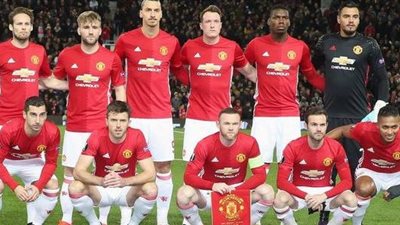 يوفنتوس يدخل في مفاوضات مع مدافع مانشستر يونايتد