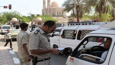 سحب 50 رخصة قيادة بحملة مرورية فى 