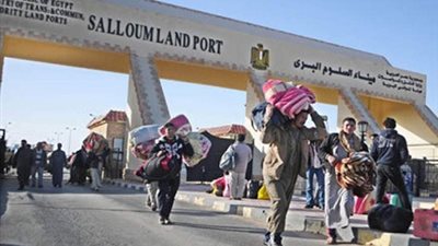  1484 مصريًا وليبيًا و 238 شاحنة  مروا بـ 