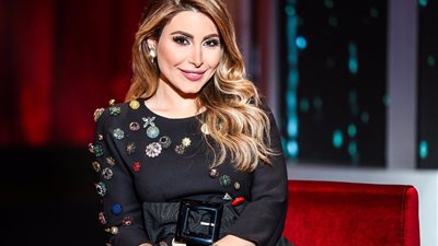 يارا تشارك جمهورها بصورة من كليب 