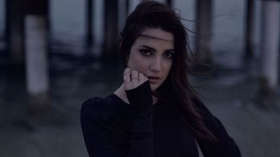 تحت شعار 